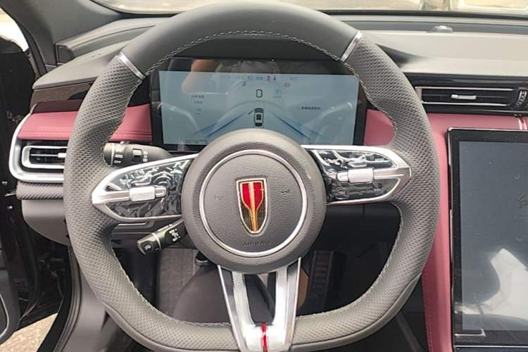Used Hongqi H5 2025 Model 2.0T Automatic Xuan Ying 2 Million Units Commemorative Edition Steering Wheel