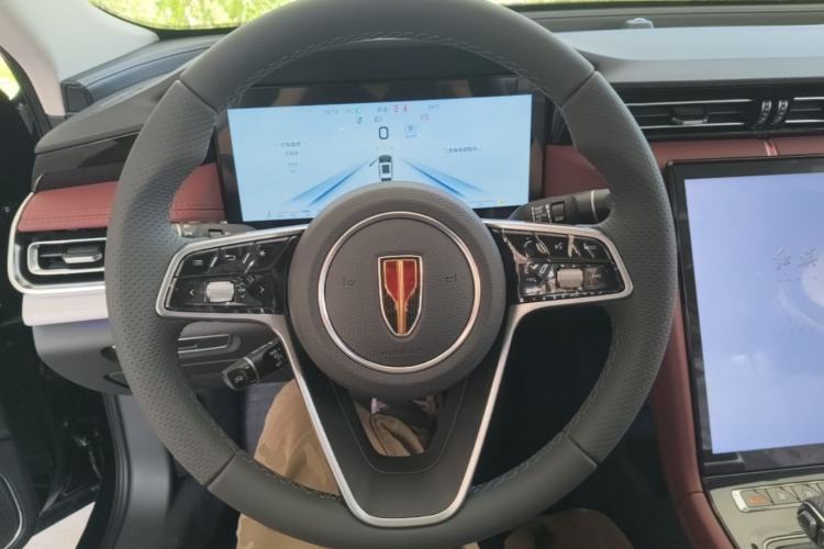 Used Hongqi H5 2025 2.0T Automatic Flag Edition – 500 000 Units Commemorative Version Steering Wheel
