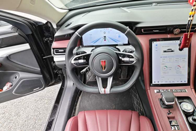 Used Hongqi H5 2025 Model 2.0T Automatic Xuan Ying 2 Million Units Commemorative Edition Steering Wheel