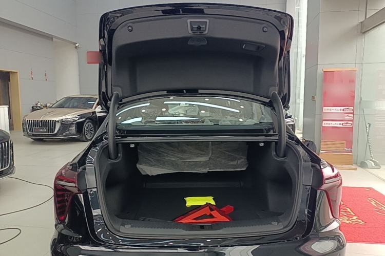 Used Hongqi H5 2025 Model 2.0T Automatic Xuan Ying 2 Million Units Commemorative Edition Trunk