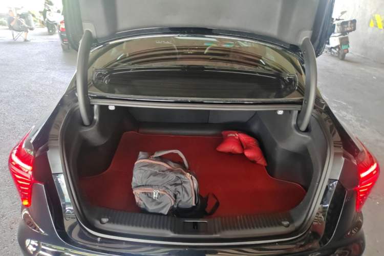 Used Hongqi H5 2025 1.5T DCT Qiyun 500 000th Unit Commemorative Edition Trunk