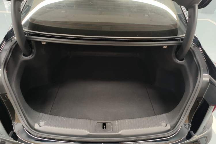 Used Hongqi H5 2025 1.5T DCT Qiyun 500 000th Unit Commemorative Edition Trunk