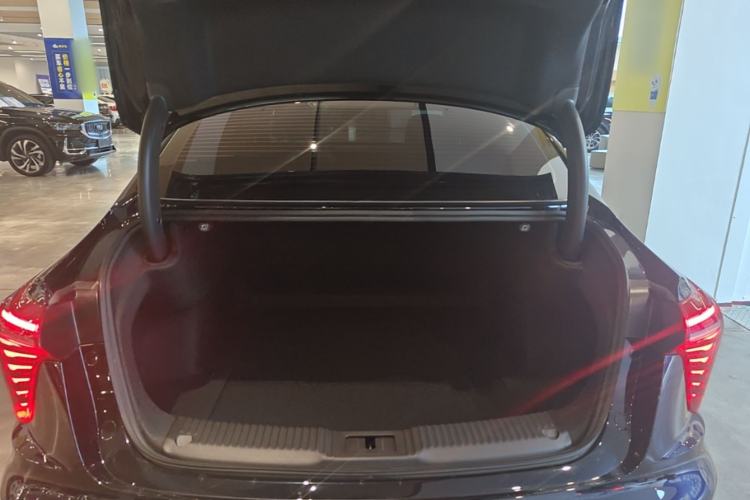 Used Hongqi H5 2025 1.5T DCT Qiyun 500 000th Unit Commemorative Edition Trunk
