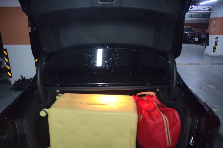 Used Hongqi H5 2025 2.0T Automatic Flag Edition – 500 000 Units Commemorative Version Trunk