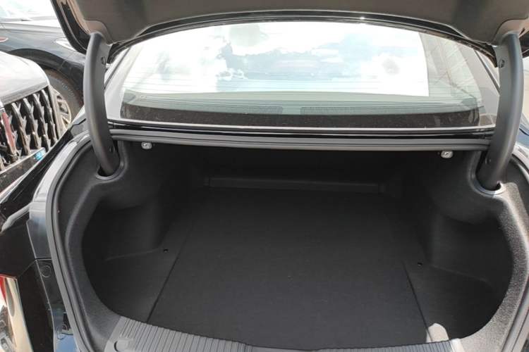 Used Hongqi H5 2025 1.5T DCT Qiyun 500 000th Unit Commemorative Edition Trunk