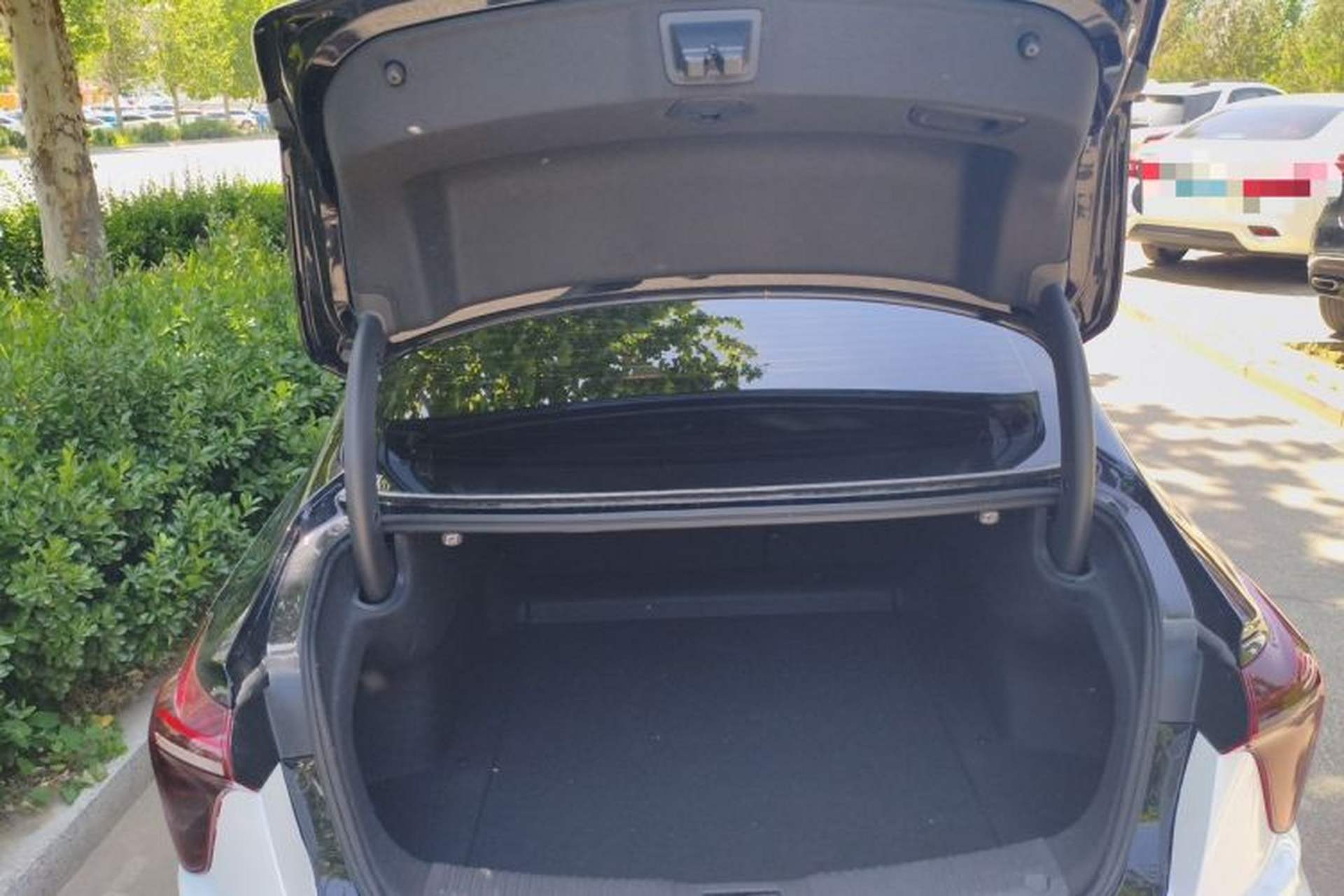 Used Hongqi H5 2025 2.0T Automatic Xuan Ying Edition Trunk