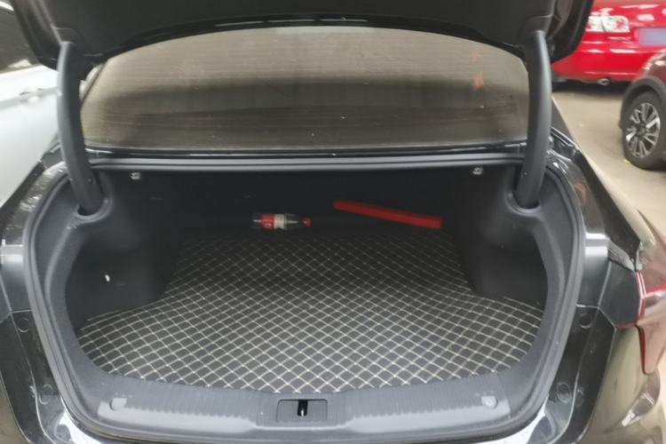 Used Hongqi H5 2025 1.5T DCT Xuan Ying Edition Trunk