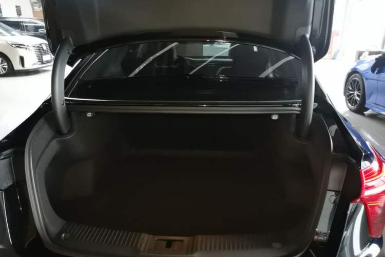 Used Hongqi H5 2025 1.5T DCT Qiyun 500 000th Unit Commemorative Edition Trunk