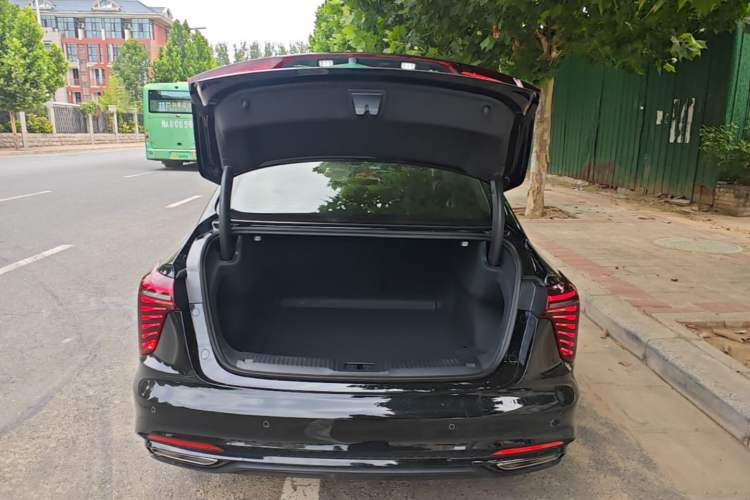 Used Hongqi H5 2025 2.0T Automatic Xuan Ying Edition Trunk