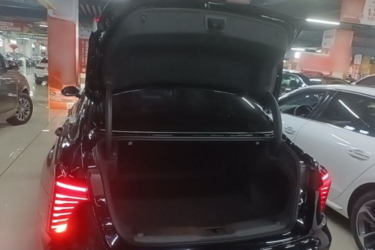 Used Hongqi H5 2025 1.5T DCT Qiyun 500 000th Unit Commemorative Edition Trunk