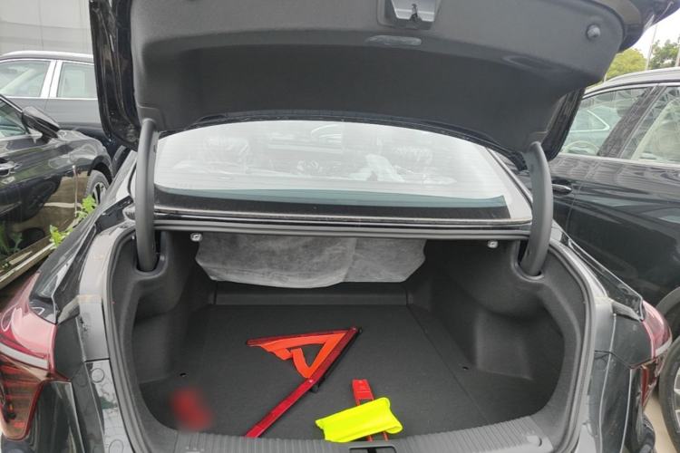 Used Hongqi H5 2025 1.5T DCT Xuan Ying Edition Trunk