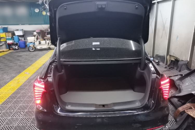 Used Hongqi H5 2025 1.5T DCT Qiyun 500 000th Unit Commemorative Edition Trunk