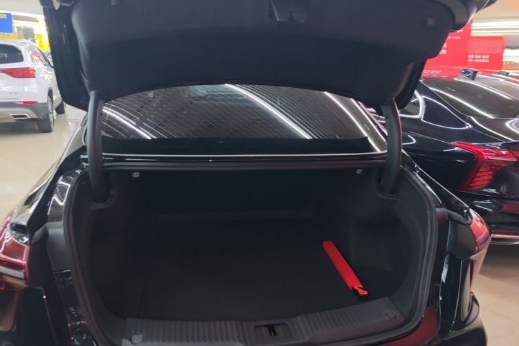 Used Hongqi H5 2025 2.0T Automatic Xuan Ying Edition Trunk