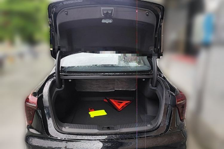 Used Hongqi H5 2025 2.0T Automatic Xuan Ying Edition Trunk