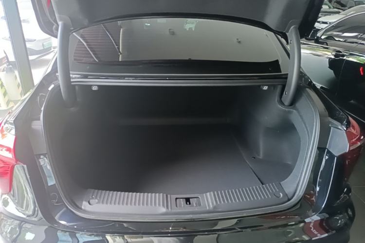 Used Hongqi H5 2025 1.5T DCT Qiyun 500 000th Unit Commemorative Edition Trunk
