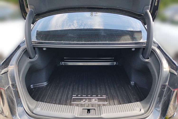 Used Hongqi H5 2025 1.5T DCT Qiyun 500 000th Unit Commemorative Edition Trunk
