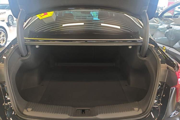 Used Hongqi H5 2025 1.5T DCT Qiyun 500 000th Unit Commemorative Edition Trunk