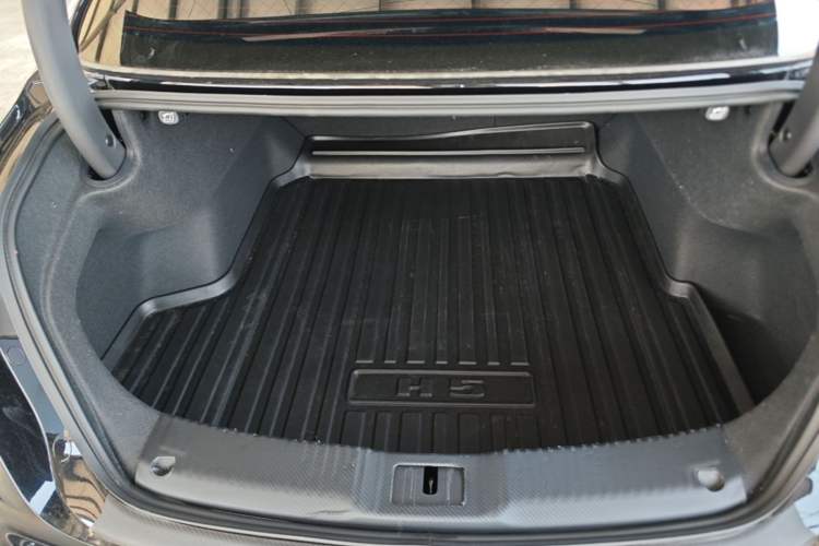 Used Hongqi H5 2025 1.5T DCT Qiyun 500 000th Unit Commemorative Edition Trunk