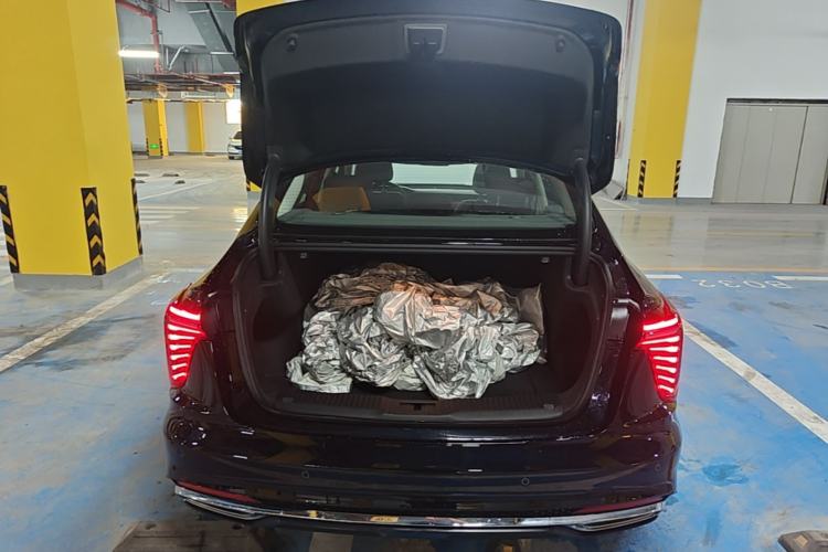 Used Hongqi H5 2025 1.5T DCT Qiyun 500 000th Unit Commemorative Edition Trunk
