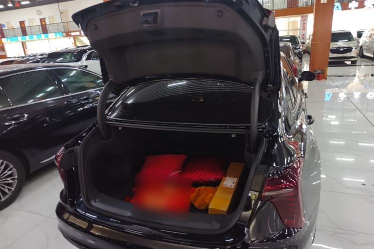 Used Hongqi H5 2025 1.5T DCT Xuan Ying Edition Trunk