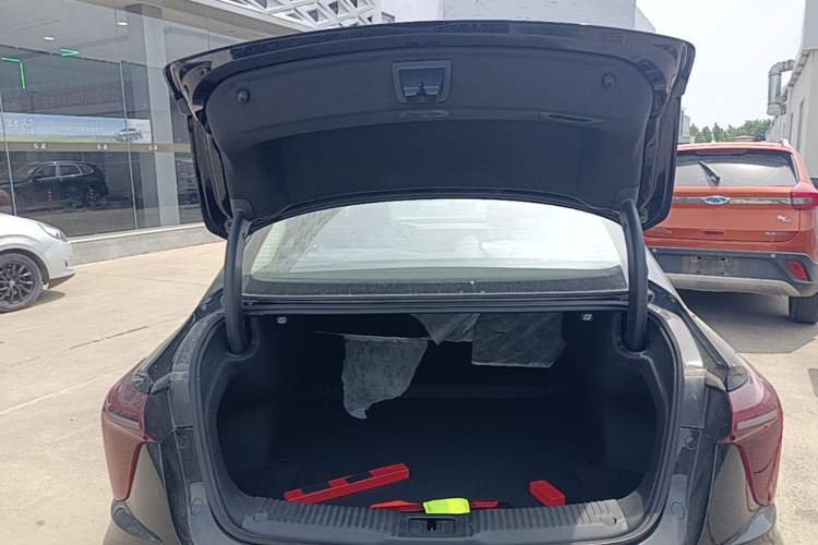 Used Hongqi H5 2025 1.5T DCT Xuan Ying Edition Trunk