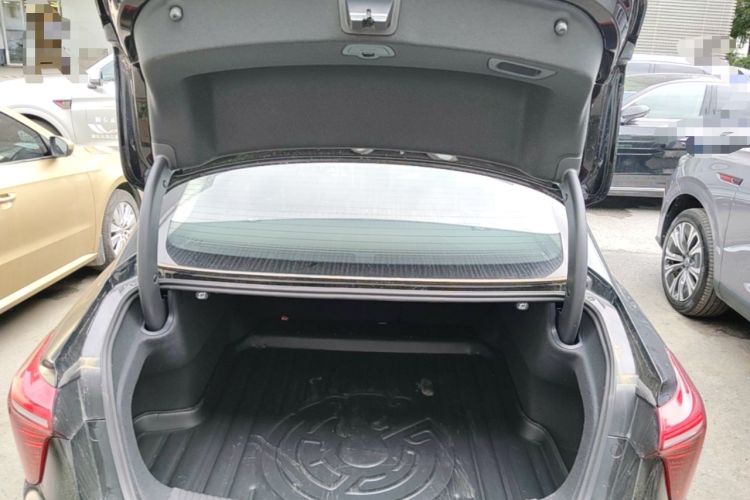 Used Hongqi H5 2025 2.0T Automatic Flag Edition – 500 000 Units Commemorative Version Trunk