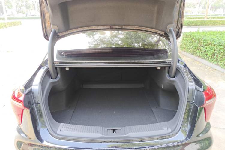 Used Hongqi H5 2025 1.5T DCT Qiyun 500 000th Unit Commemorative Edition Trunk