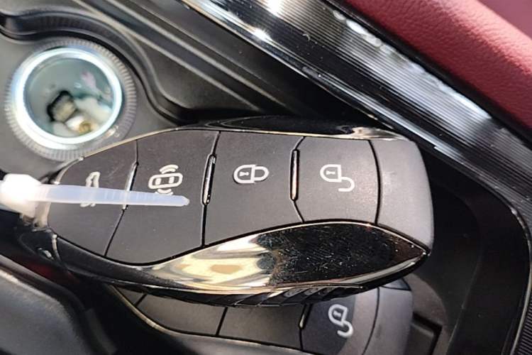 Used Hongqi H5 2025 2.0T Automatic Xuan Ying Edition Vehicle Key