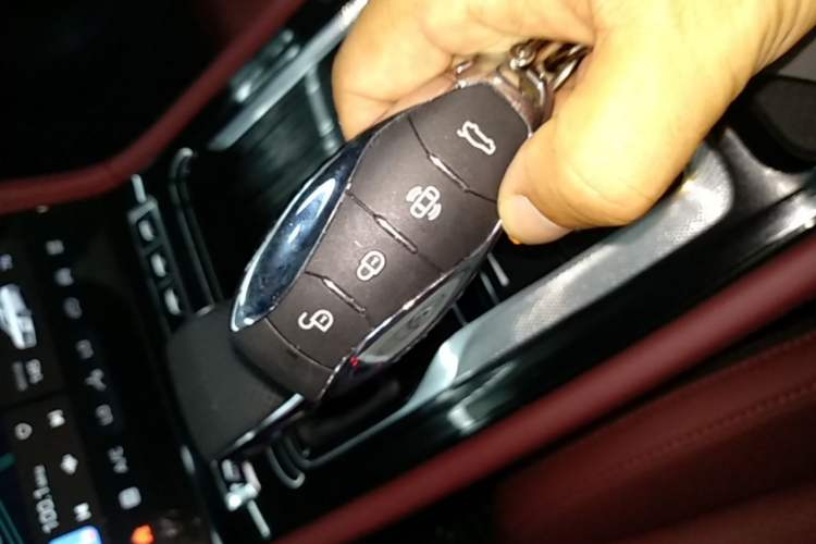 Used Hongqi H5 2025 1.5T DCT Qiyun 500 000th Unit Commemorative Edition Vehicle Key