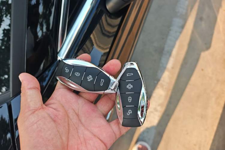 Used Hongqi H5 2025 1.5T DCT Qiyun 500 000th Unit Commemorative Edition Vehicle Key