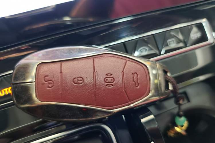 Used Hongqi H5 2025 1.5T DCT Qiyun 500 000th Unit Commemorative Edition Vehicle Key