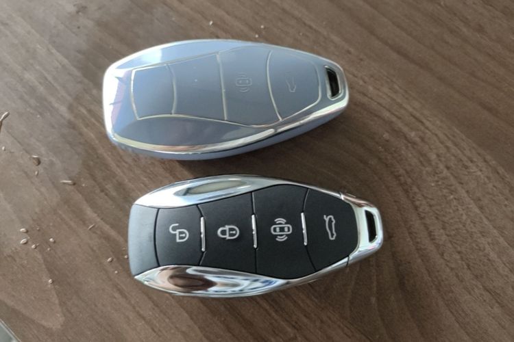 Used Hongqi H5 2025 2.0T Automatic Flag Edition – 500 000 Units Commemorative Version Vehicle Key