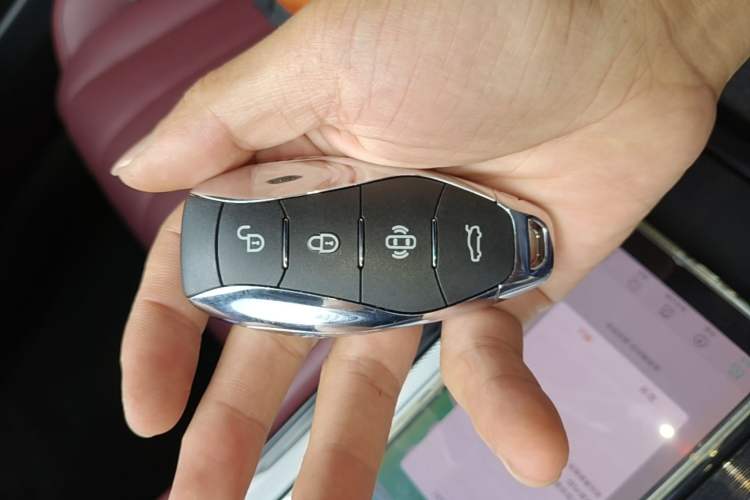 Used Hongqi H5 2025 2.0T Automatic Xuan Ying Edition Vehicle Key