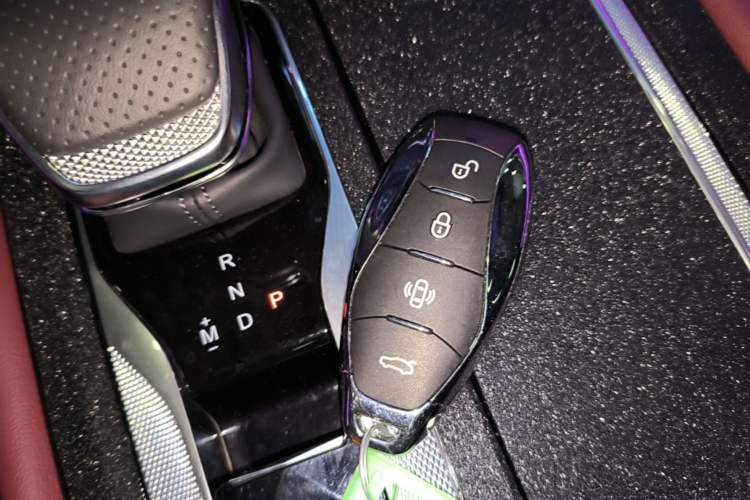 Used Hongqi H5 2025 1.5T DCT Qiyun 500 000th Unit Commemorative Edition Vehicle Key