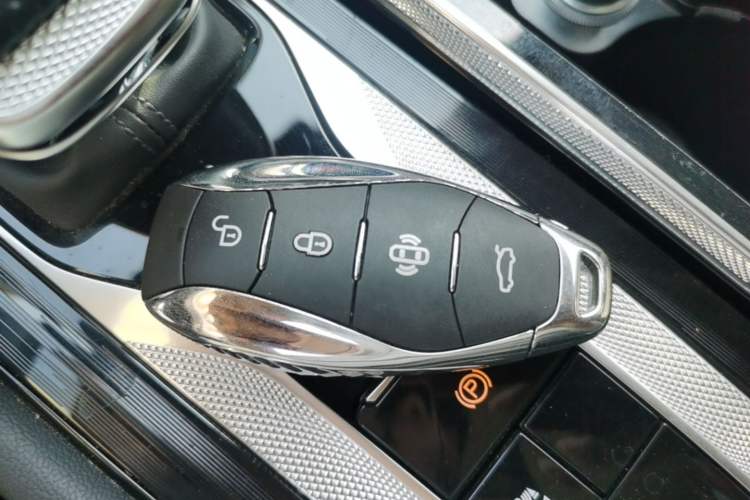 Used Hongqi H5 2025 1.5T DCT Qiyun 500 000th Unit Commemorative Edition Vehicle Key