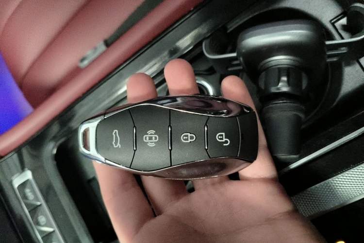 Used Hongqi H5 2025 1.5T DCT Qiyun 500 000th Unit Commemorative Edition Vehicle Key