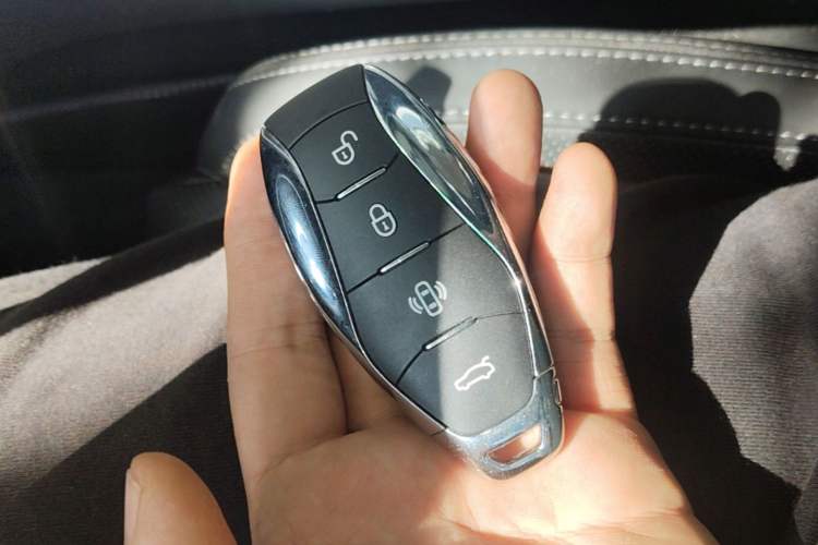 Used Hongqi H5 2025 1.5T DCT Qiyun 500 000th Unit Commemorative Edition Vehicle Key