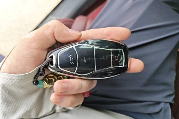 Used Hongqi H5 2025 2.0T Automatic Flag Edition – 500 000 Units Commemorative Version Vehicle Key