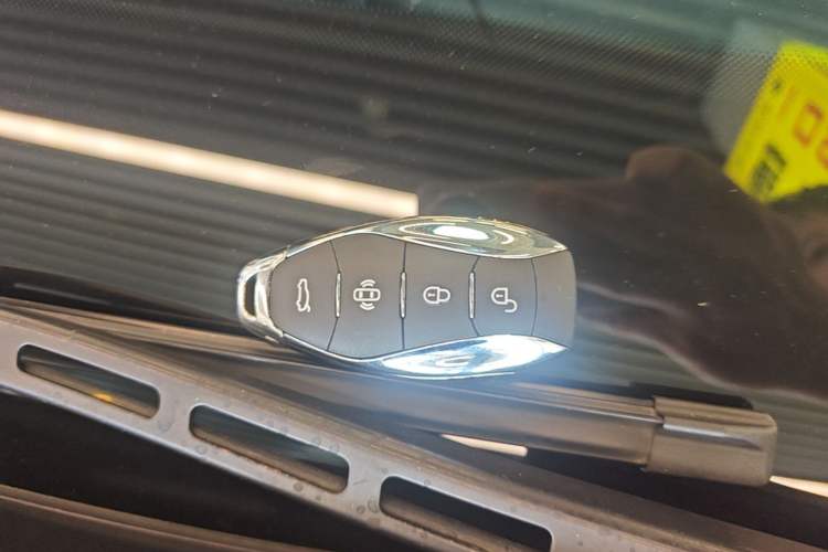 Used Hongqi H5 2025 1.5T DCT Qiyun 500 000th Unit Commemorative Edition Vehicle Key