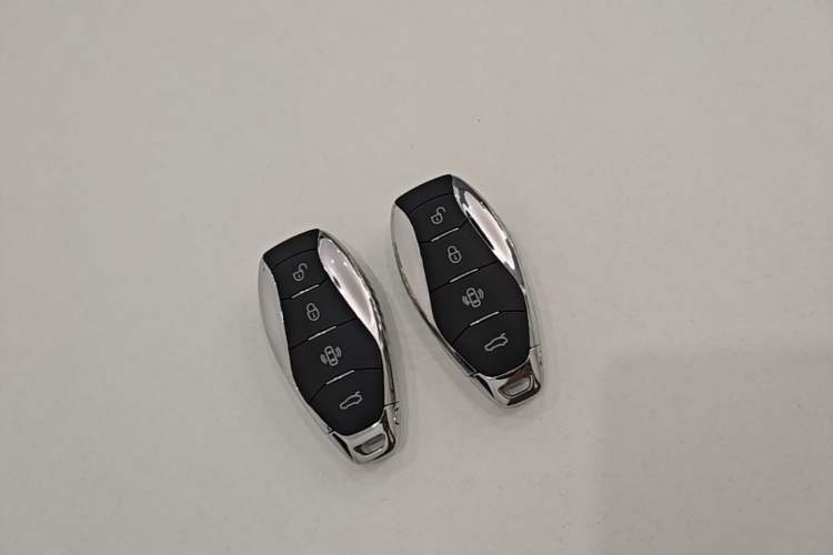 Used Hongqi H5 2025 1.5T DCT Qiyun 500 000th Unit Commemorative Edition Vehicle Key
