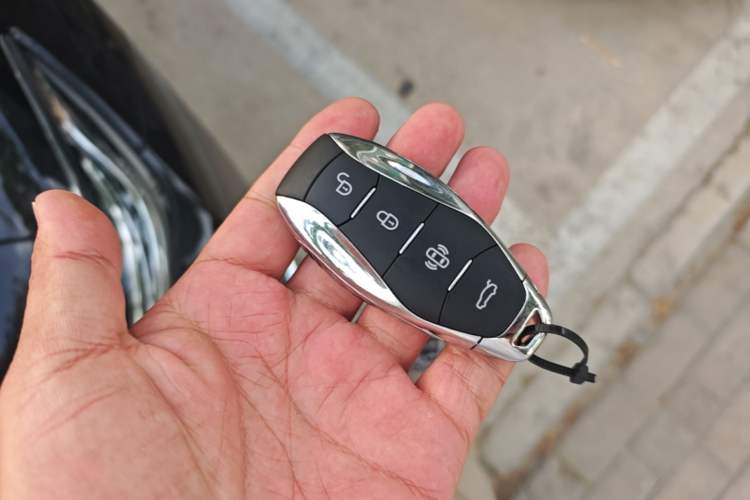 Used Hongqi H5 2025 1.5T DCT Qiyun 500 000th Unit Commemorative Edition Vehicle Key