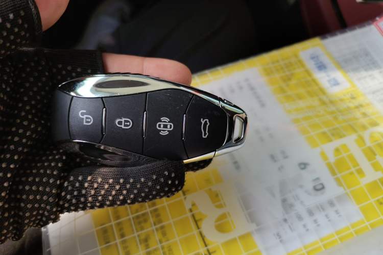 Used Hongqi H5 2025 1.5T DCT Qiyun 500 000th Unit Commemorative Edition Vehicle Key
