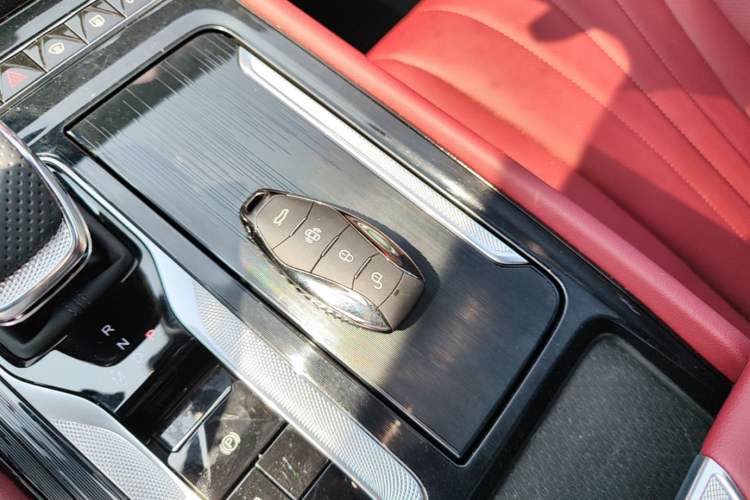 Used Hongqi H5 2025 1.5T DCT Xuan Ying Edition Vehicle Key