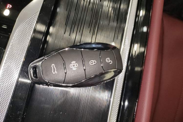 Used Hongqi H5 2025 1.5T DCT Qiyun 500 000th Unit Commemorative Edition Vehicle Key