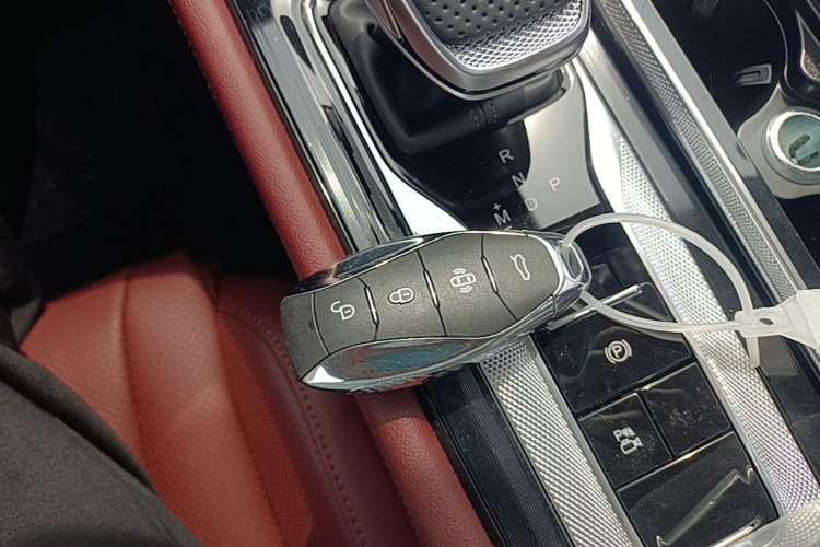 Used Hongqi H5 2025 1.5T DCT Xuan Ying Edition Vehicle Key