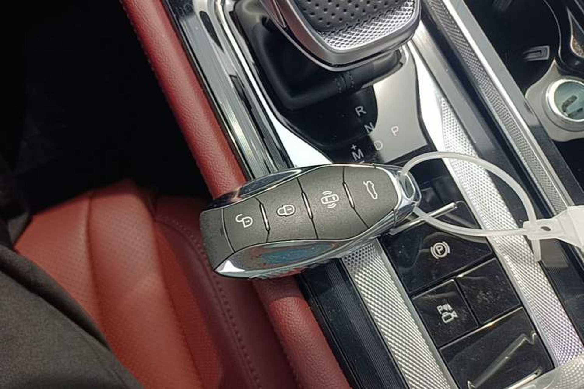 Used Hongqi H5 2025 1.5T DCT Xuan Ying Edition Vehicle Key