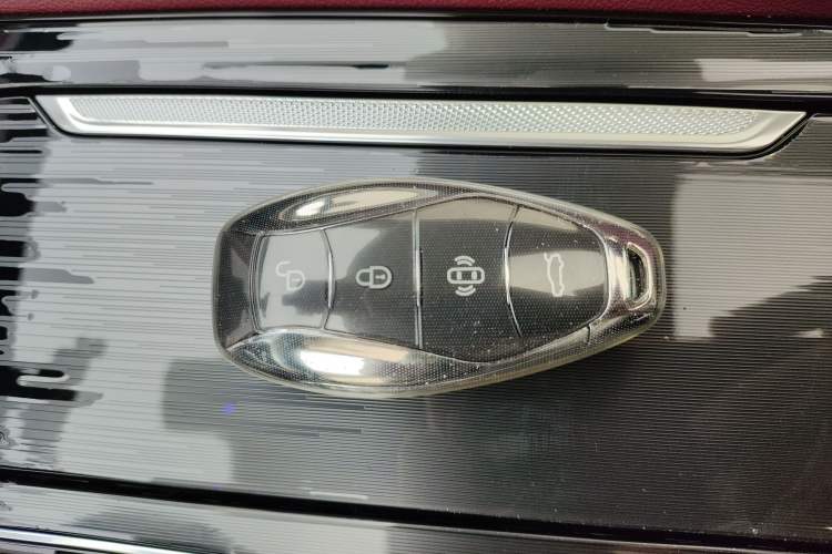 Used Hongqi H5 2025 2.0T Automatic Flag Edition – 500 000 Units Commemorative Version Vehicle Key