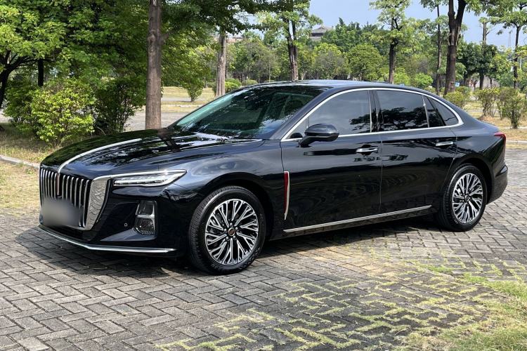 Hongqi H5 2025 2.0T Automatic Flag Edition – 500 000 Units Commemorative Version
