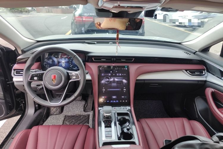 Used Hongqi H5 2025 2.0T Automatic Flag Edition – 500 000 Units Commemorative Version Center Console