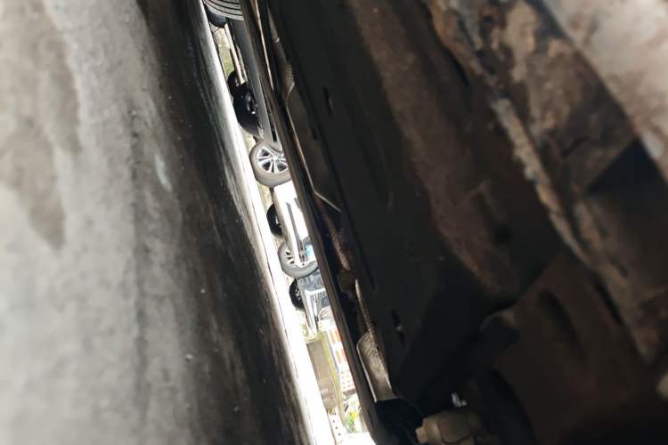 Used Hongqi H5 2025 2.0T Automatic Flag Edition – 500 000 Units Commemorative Version Chassis Front Right